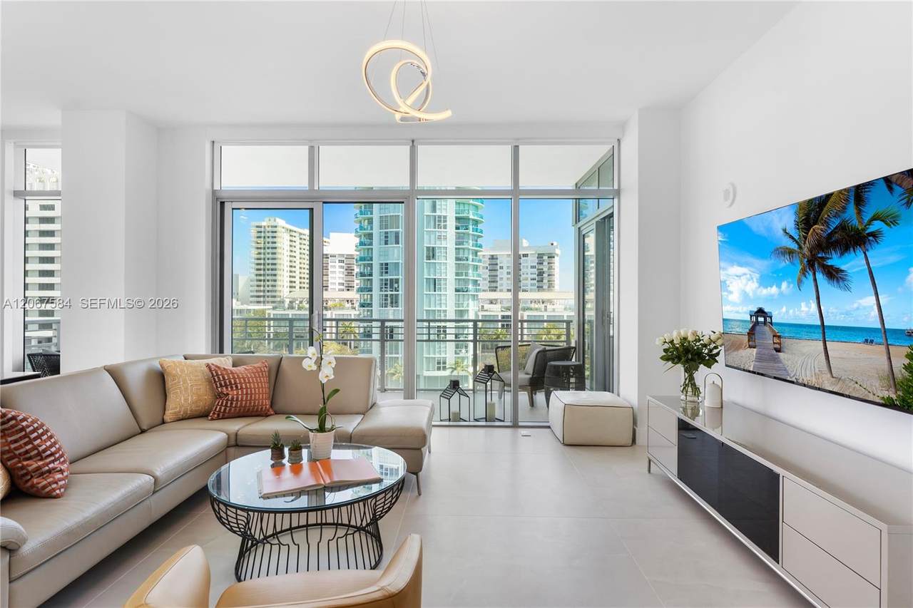 6101 Aqua Ave - Photo 1