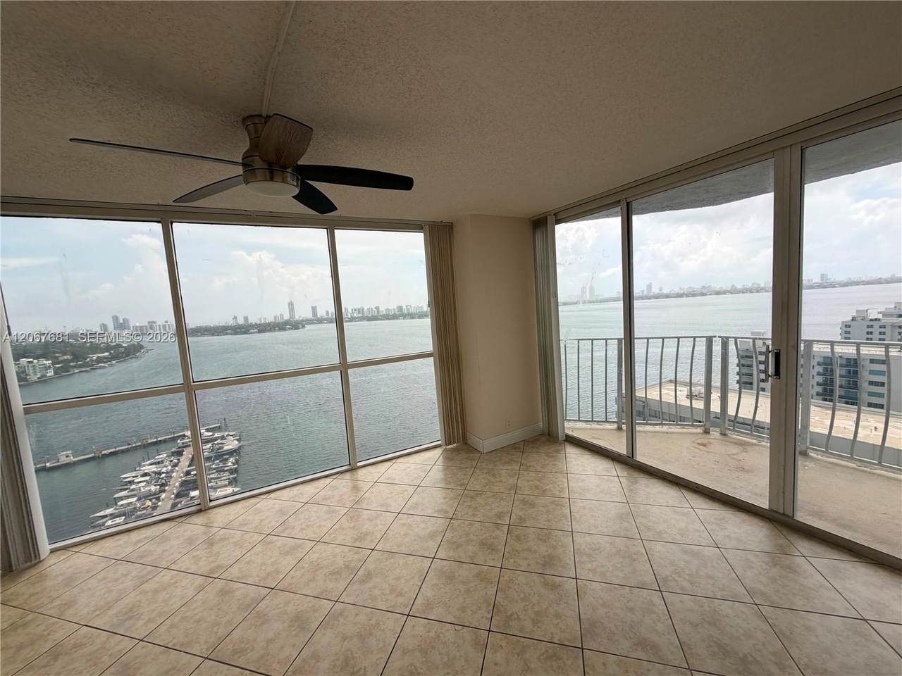7601 Treasure Dr - Photo 1