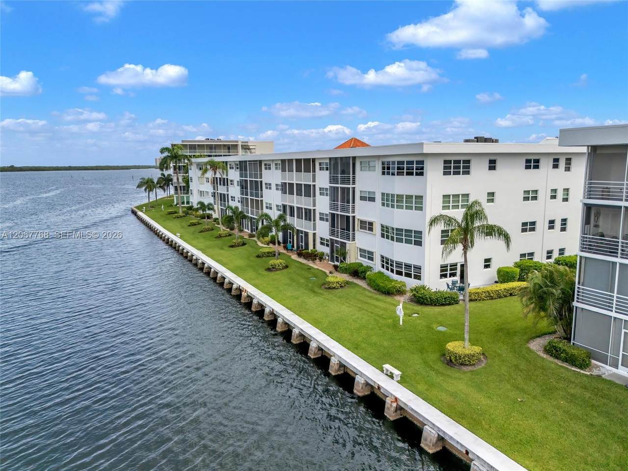 28 Yacht Club Dr - Photo 1