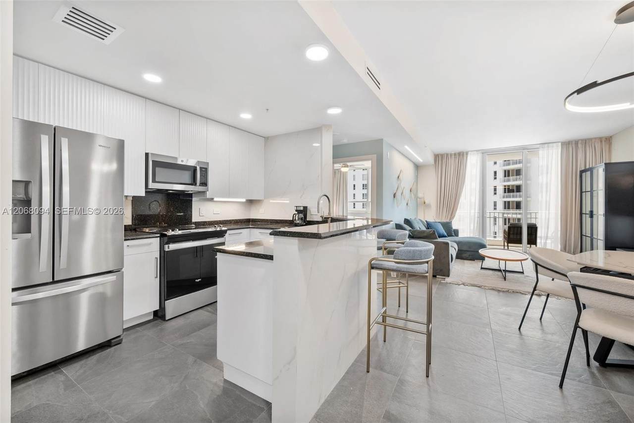 801 Brickell Key Blvd - Photo 1