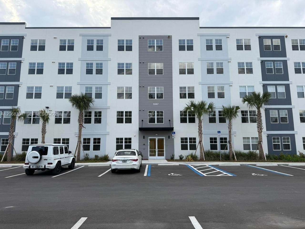5587 Millenia Park Blvd - Photo 1