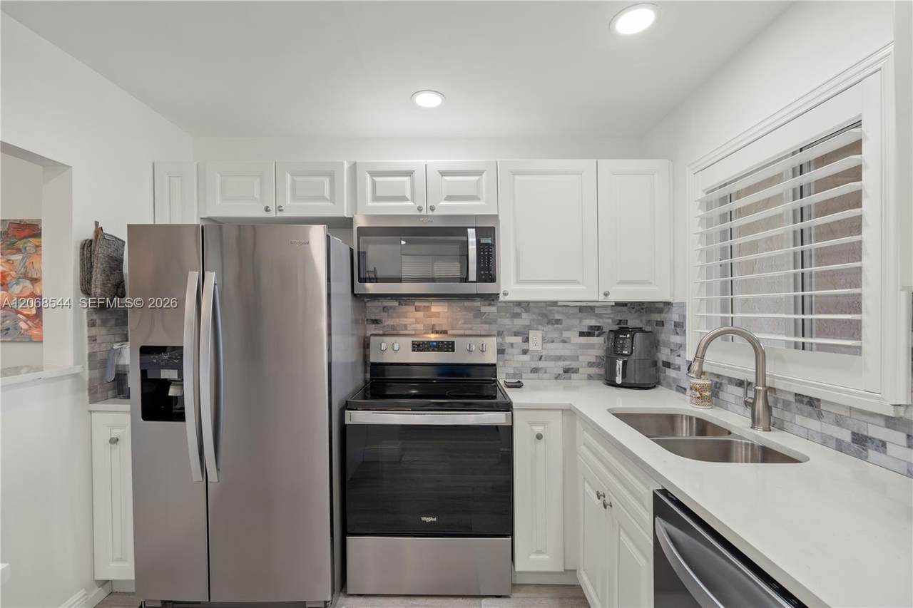 6750 Royal Palm Blvd - Photo 1