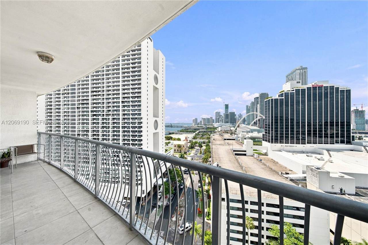 1750 Bayshore Dr - Photo 1