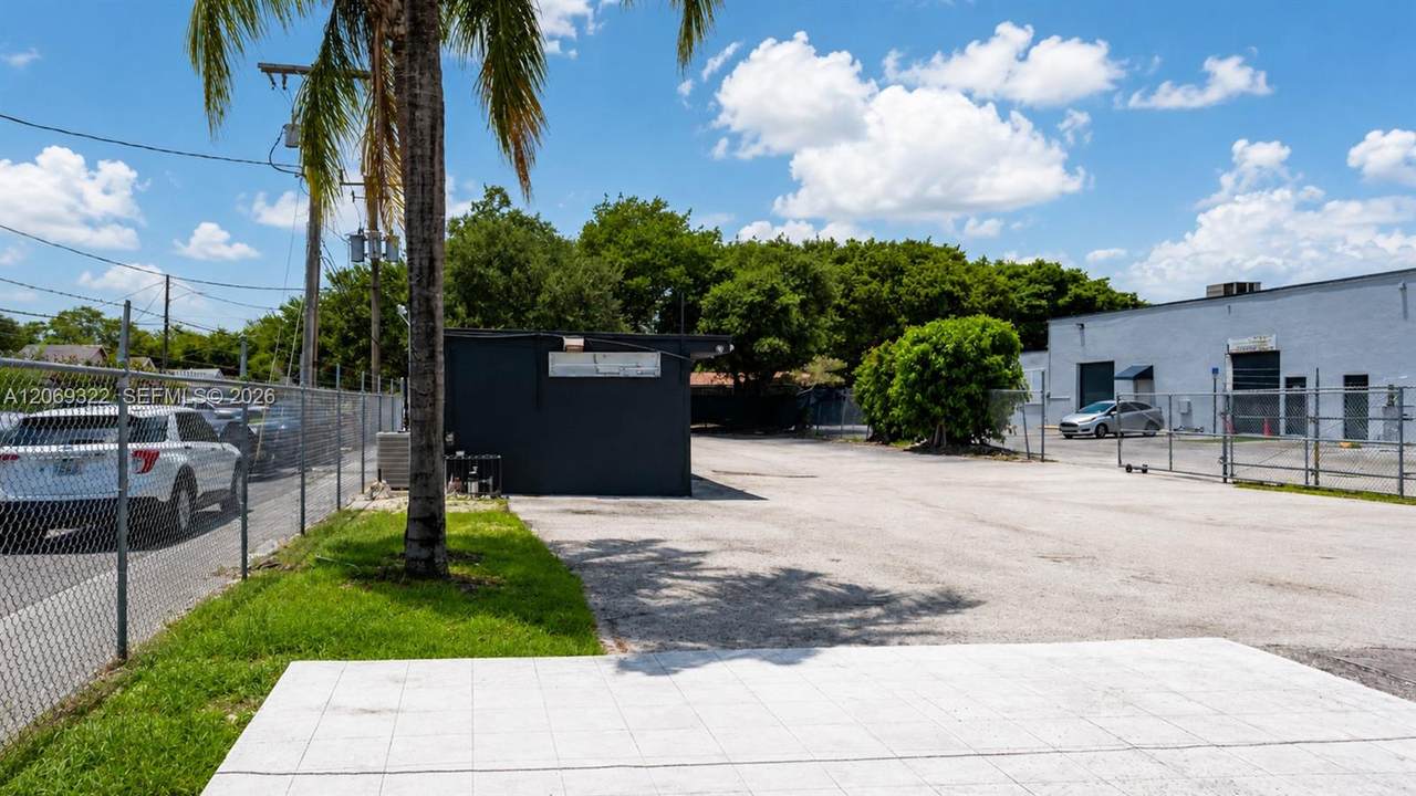 https://bt-photos.global.ssl.fastly.net/miami/1280_boomver_3_A12069322-2.jpg