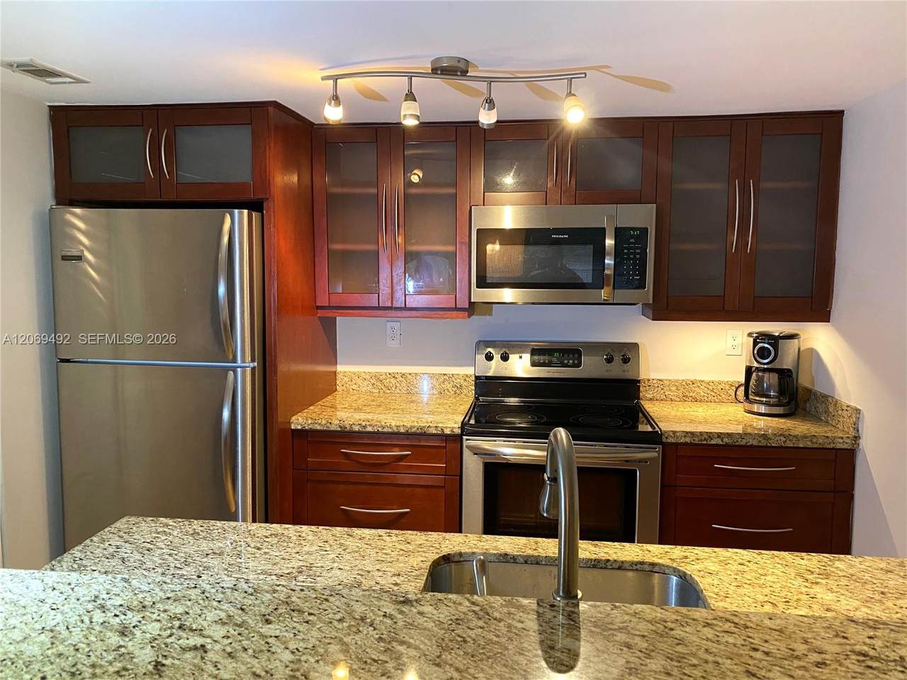 https://bt-photos.global.ssl.fastly.net/miami/1280_boomver_1_A12069492-2.jpg