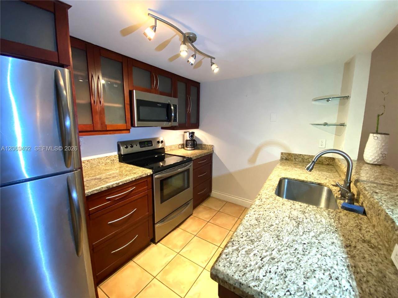 https://bt-photos.global.ssl.fastly.net/miami/1280_boomver_1_A12069492-2.jpg