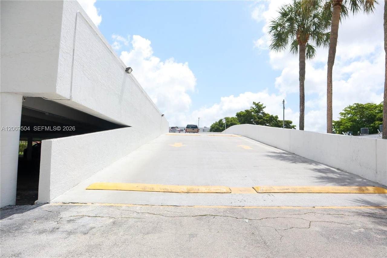 https://bt-photos.global.ssl.fastly.net/miami/1280_boomver_1_A12069504-2.jpg