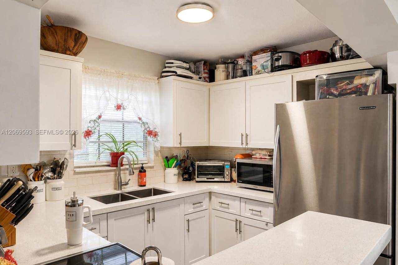 5050 3rd Ct - Photo 1