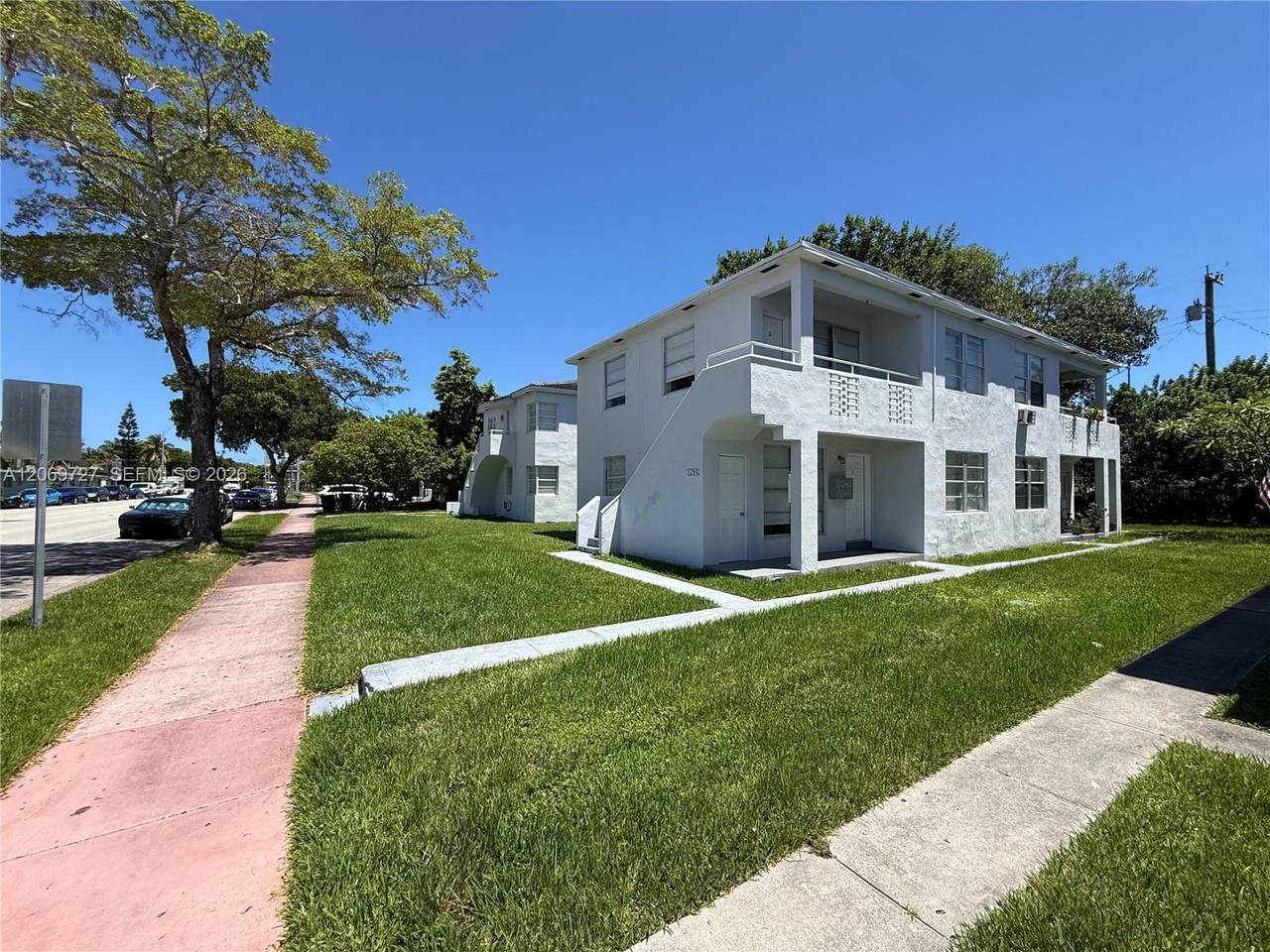 1794 Normandy Dr - Photo 1