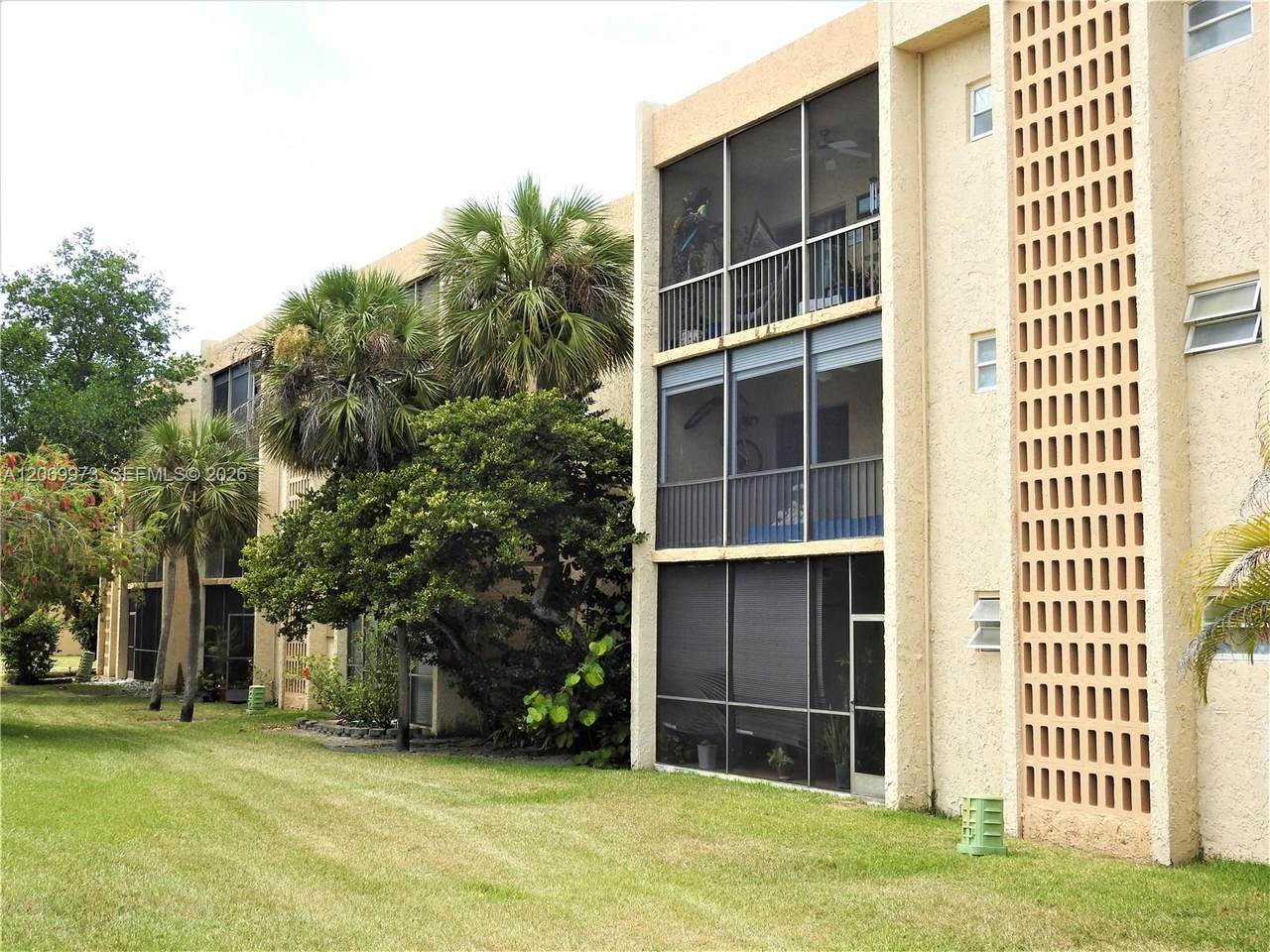 8401 107th Ave - Photo 1