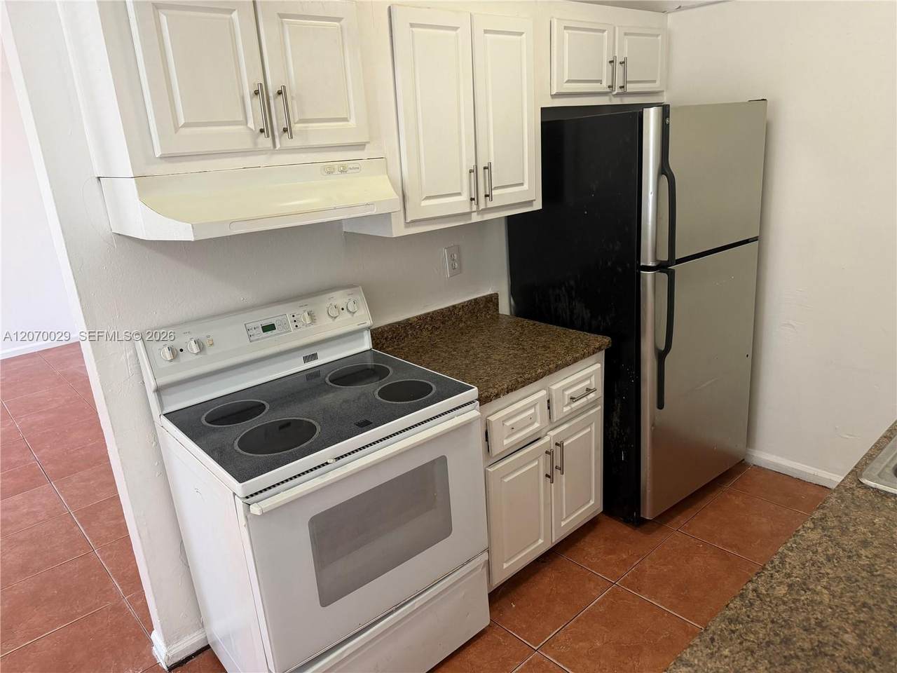 401 13th Pl - Photo 1
