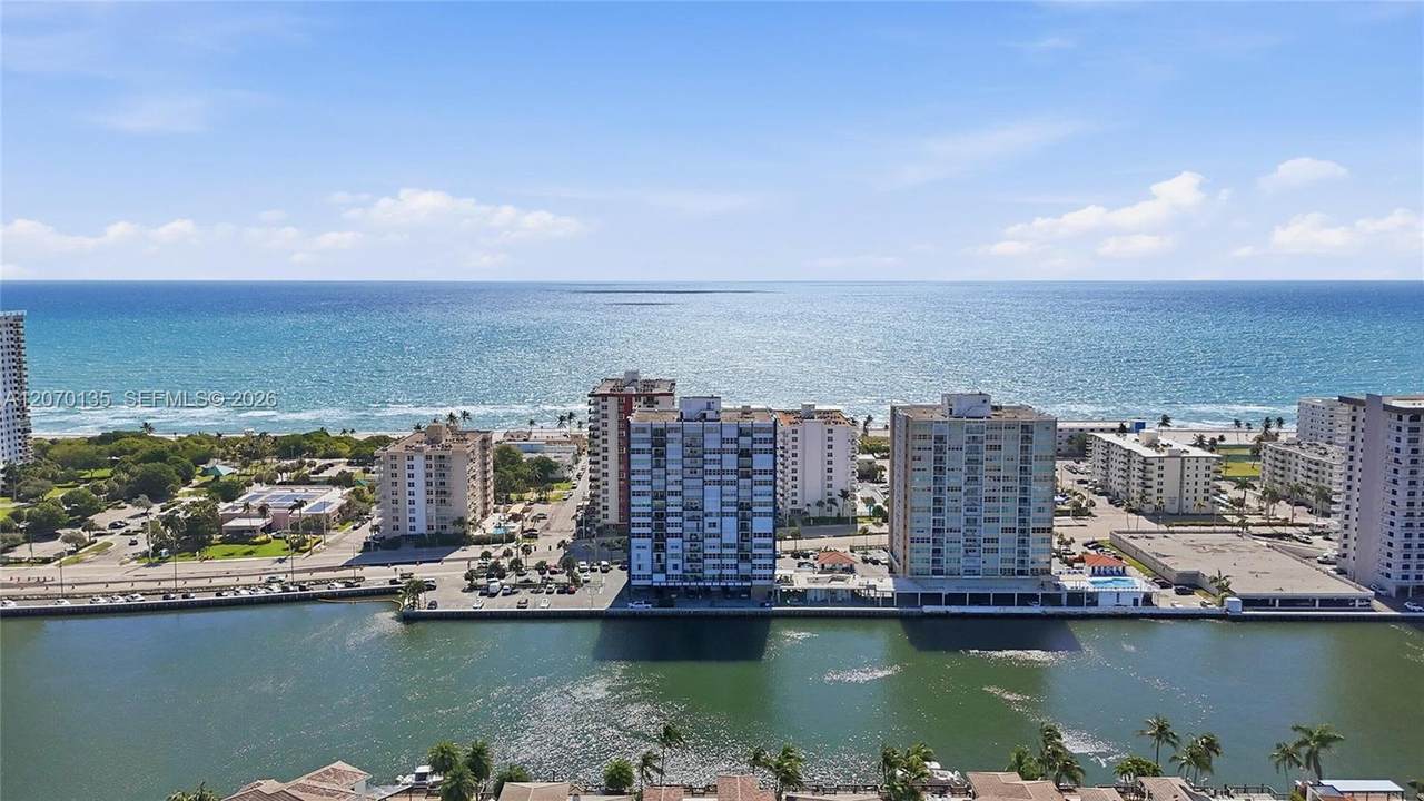 1400 Ocean Dr - Photo 1