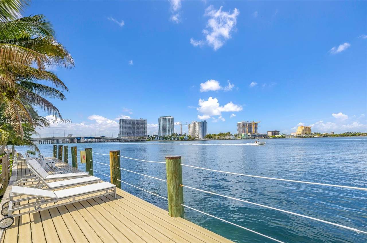 https://bt-photos.global.ssl.fastly.net/miami/1280_boomver_1_A12070292-2.jpg