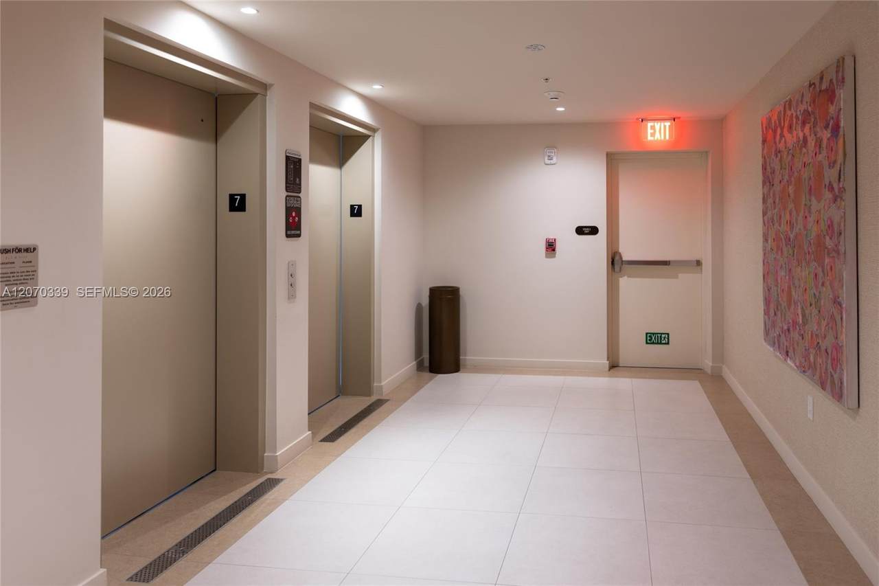 https://bt-photos.global.ssl.fastly.net/miami/1280_boomver_1_A12070339-2.jpg