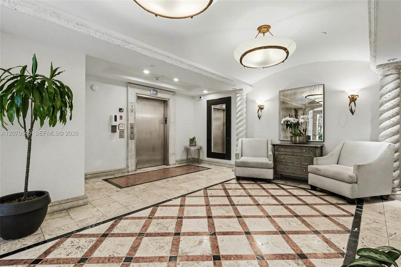 731 Crandon Blvd - Photo 1
