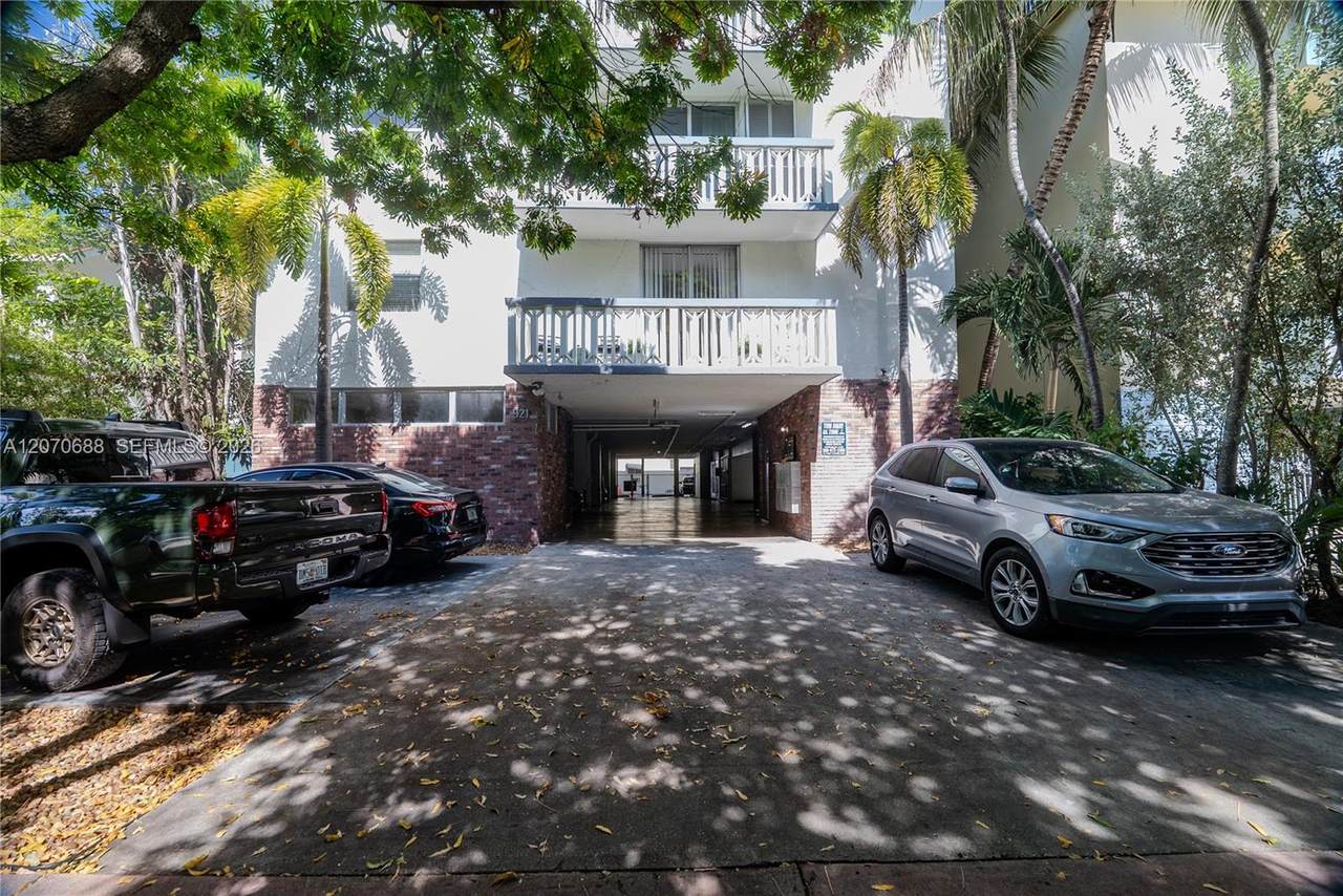 921 Jefferson Ave - Photo 1