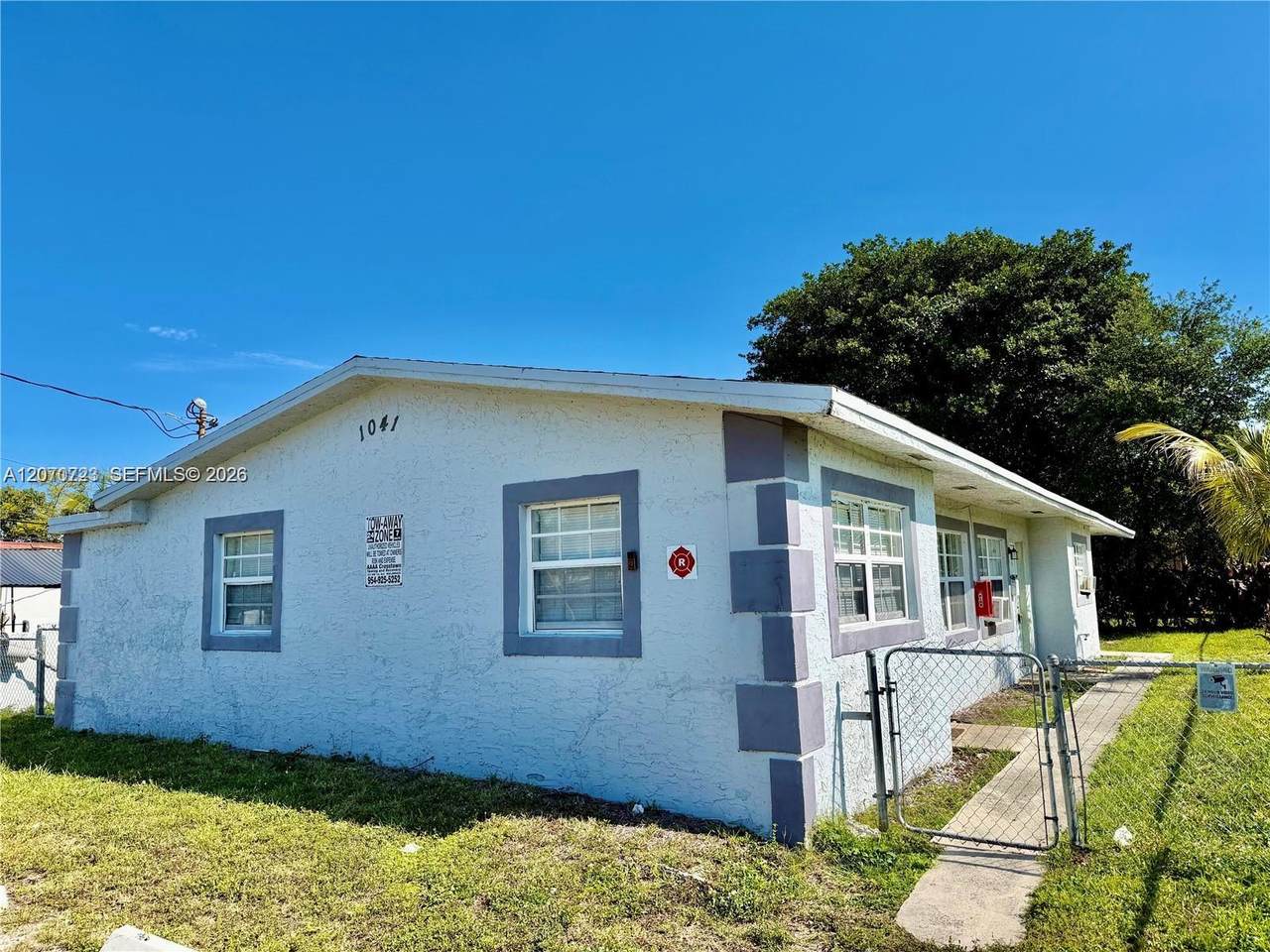 1041 7th Ct - Photo 1