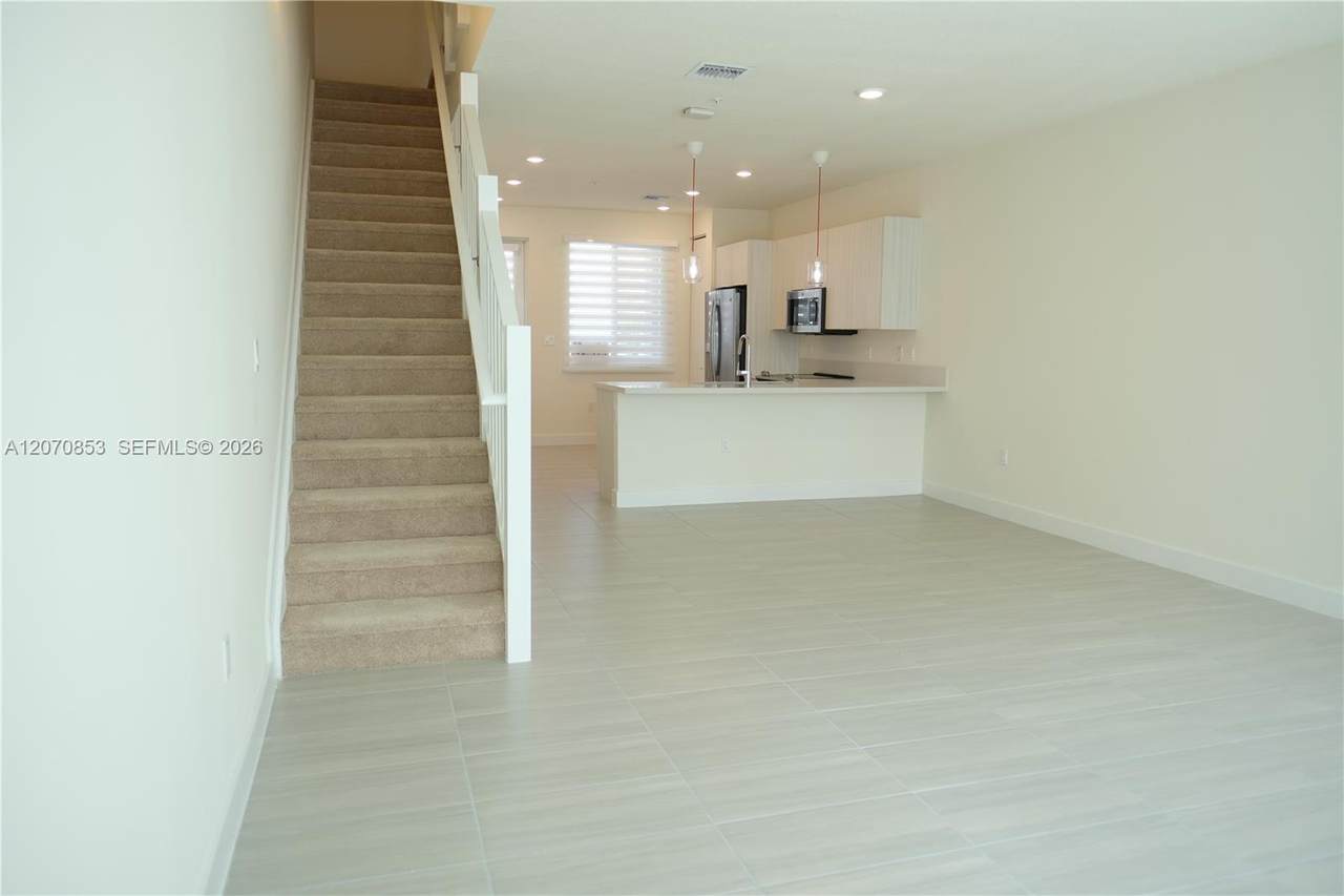 https://bt-photos.global.ssl.fastly.net/miami/1280_boomver_1_A12070853-2.jpg