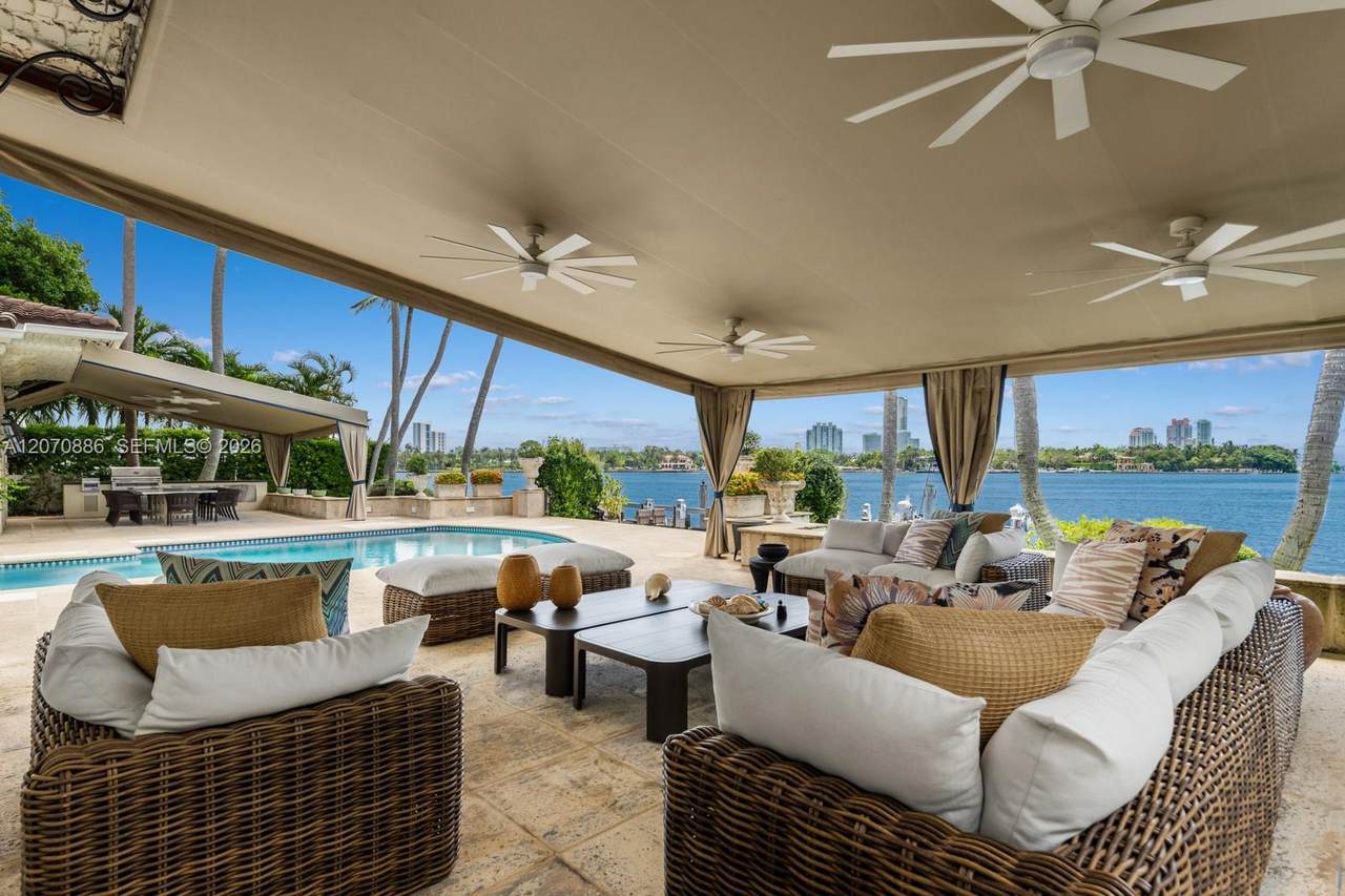 https://bt-photos.global.ssl.fastly.net/miami/1280_boomver_1_A12070886-2.jpg