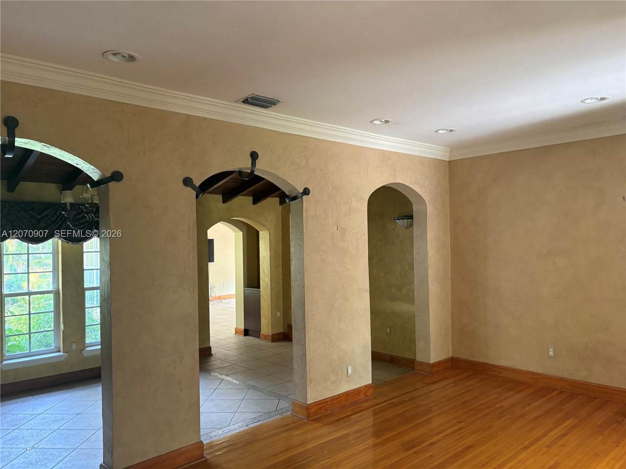 https://bt-photos.global.ssl.fastly.net/miami/1280_boomver_1_A12070907-2.jpg