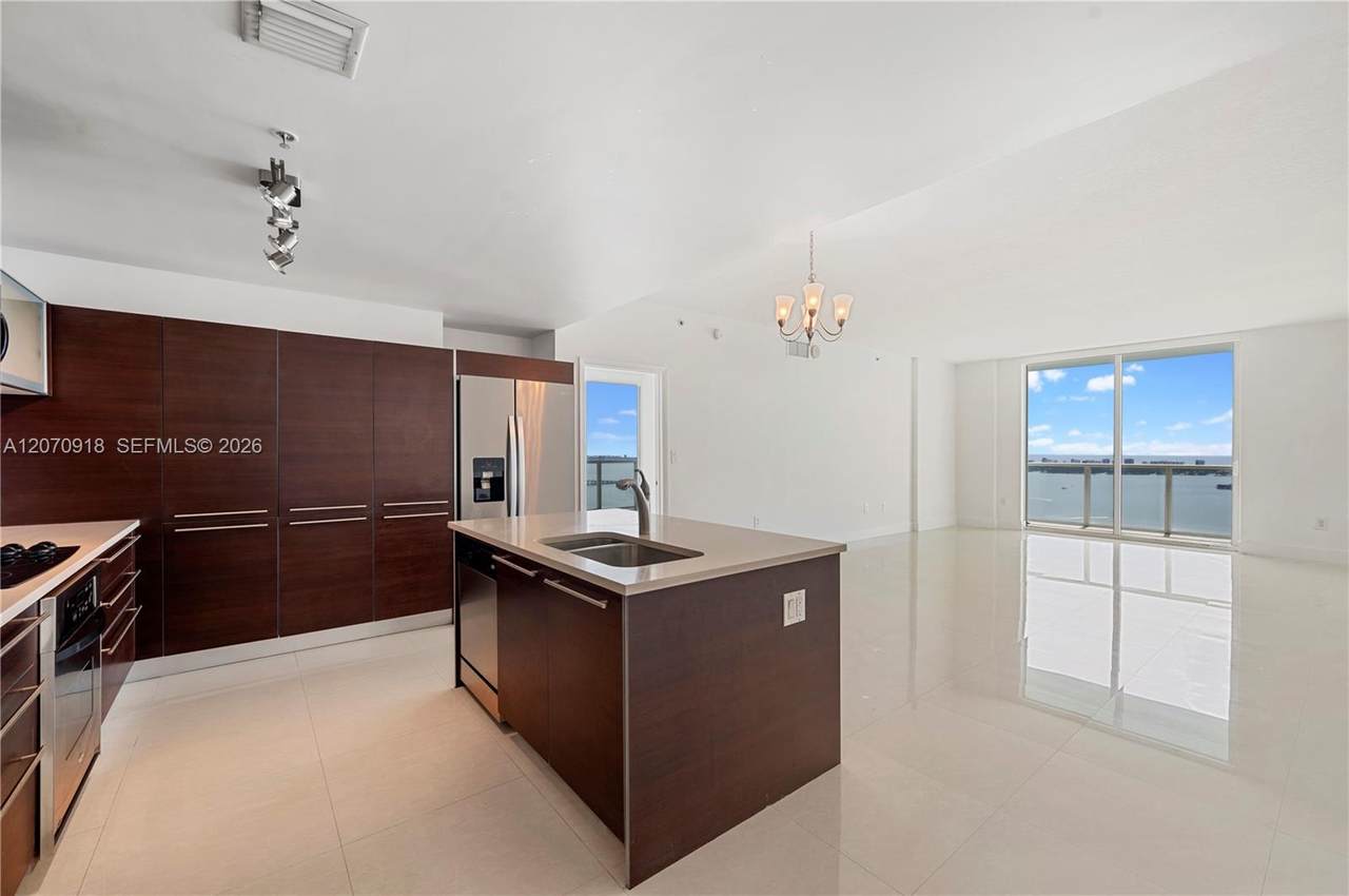 1900 Bayshore Dr - Photo 1