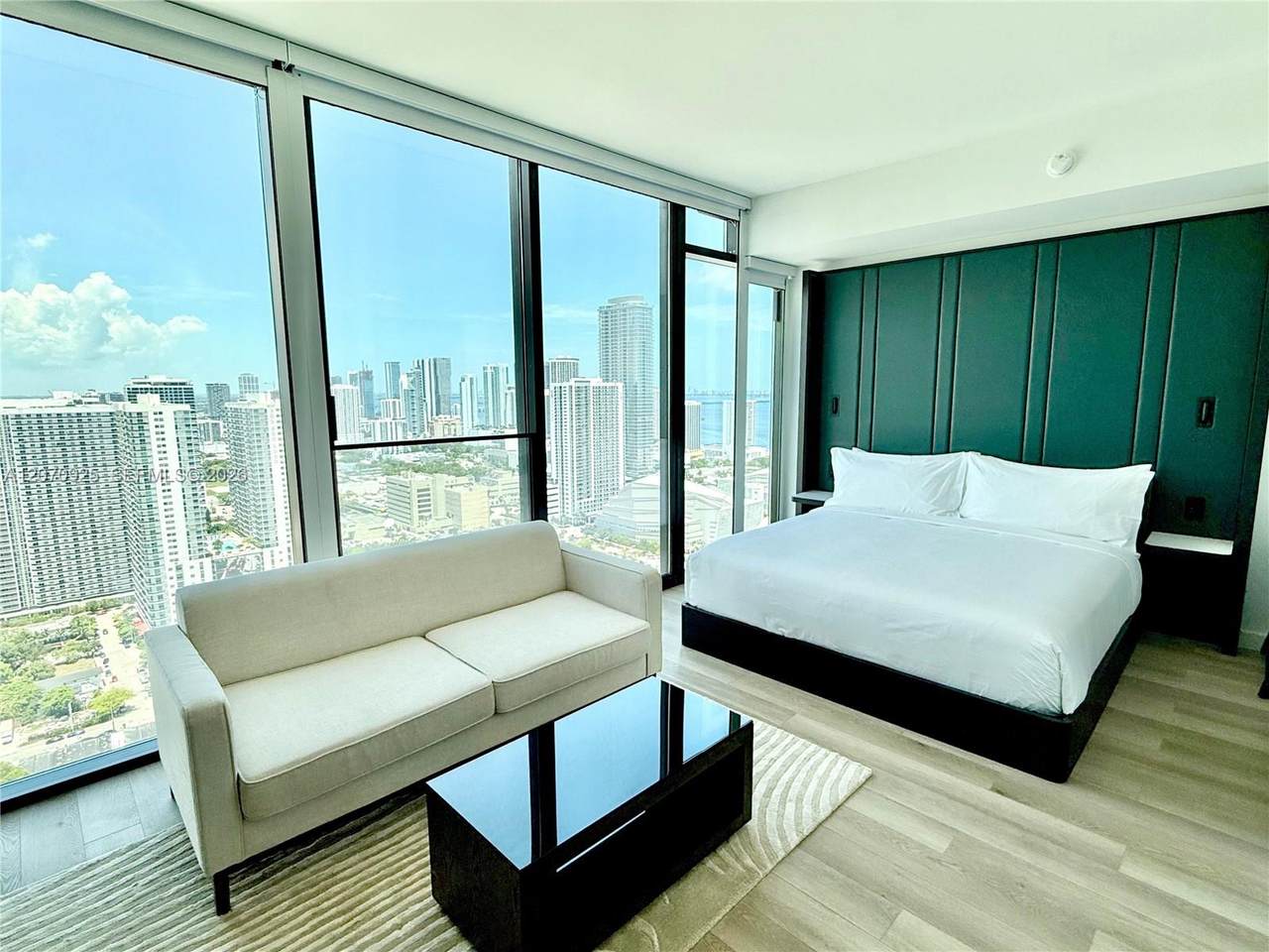 https://bt-photos.global.ssl.fastly.net/miami/1280_boomver_1_A12070925-2.jpg