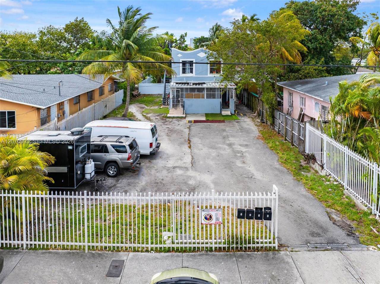 https://bt-photos.global.ssl.fastly.net/miami/1280_boomver_1_A12070993-2.jpg