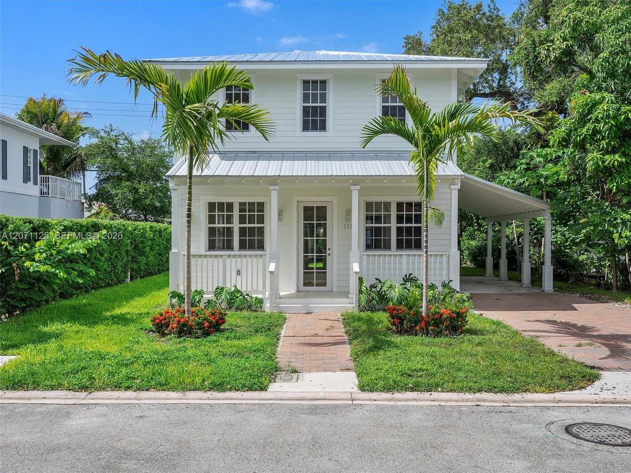 112 Florida Ave - Photo 1