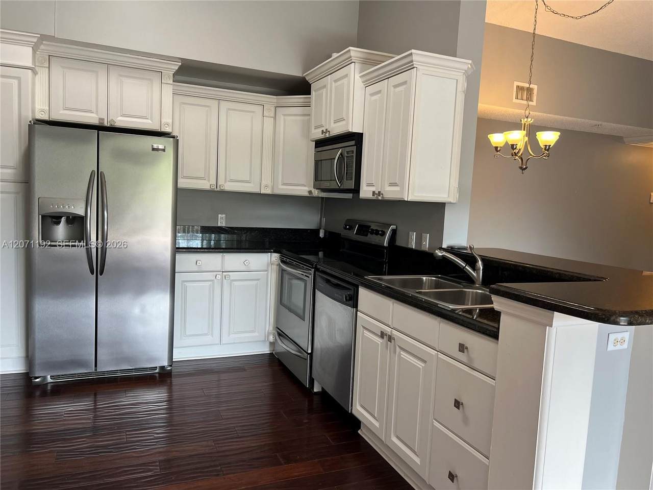 6928 39th St - Photo 1