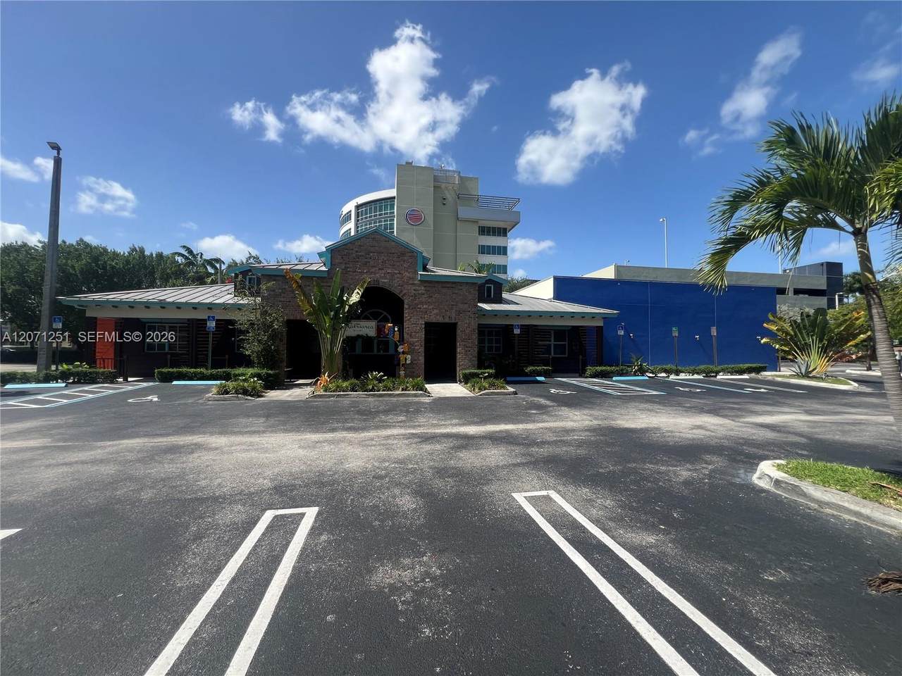 https://bt-photos.global.ssl.fastly.net/miami/1280_boomver_1_A12071251-2.jpg