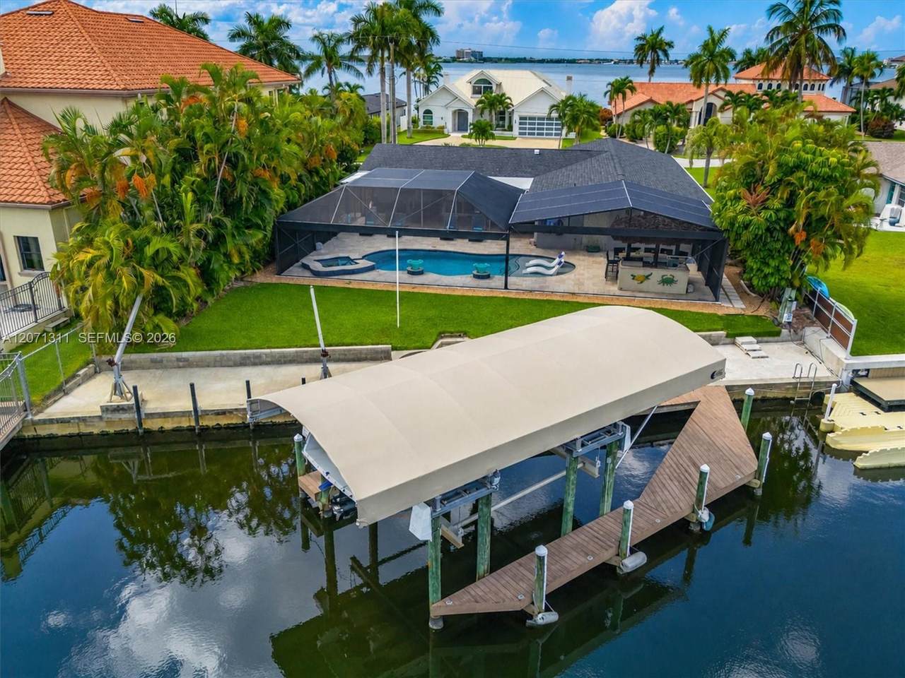 https://bt-photos.global.ssl.fastly.net/miami/1280_boomver_1_A12071311-2.jpg