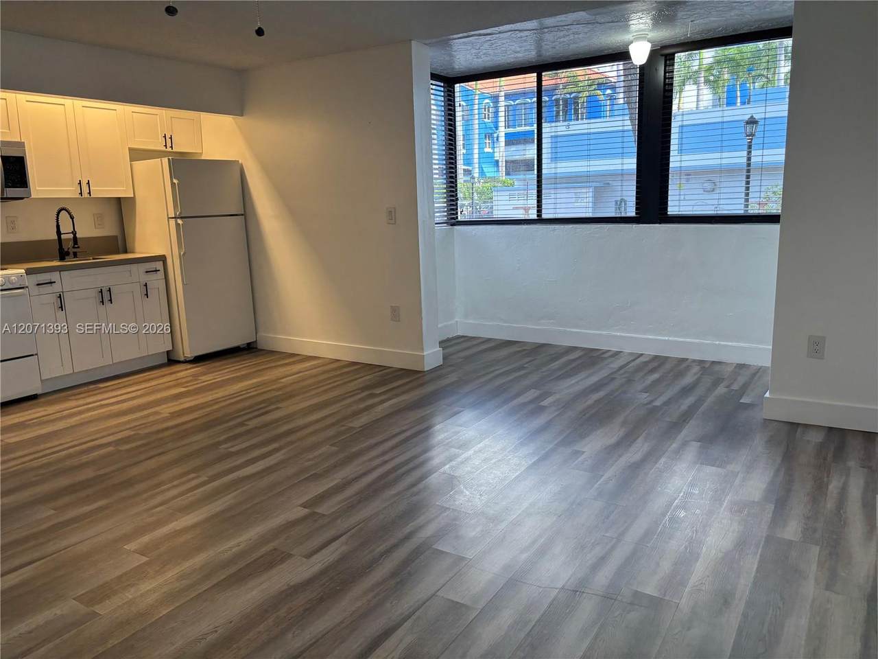 5033 7th St - Photo 1