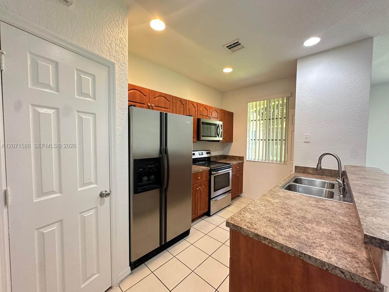 6055 19th Ct - Photo 1