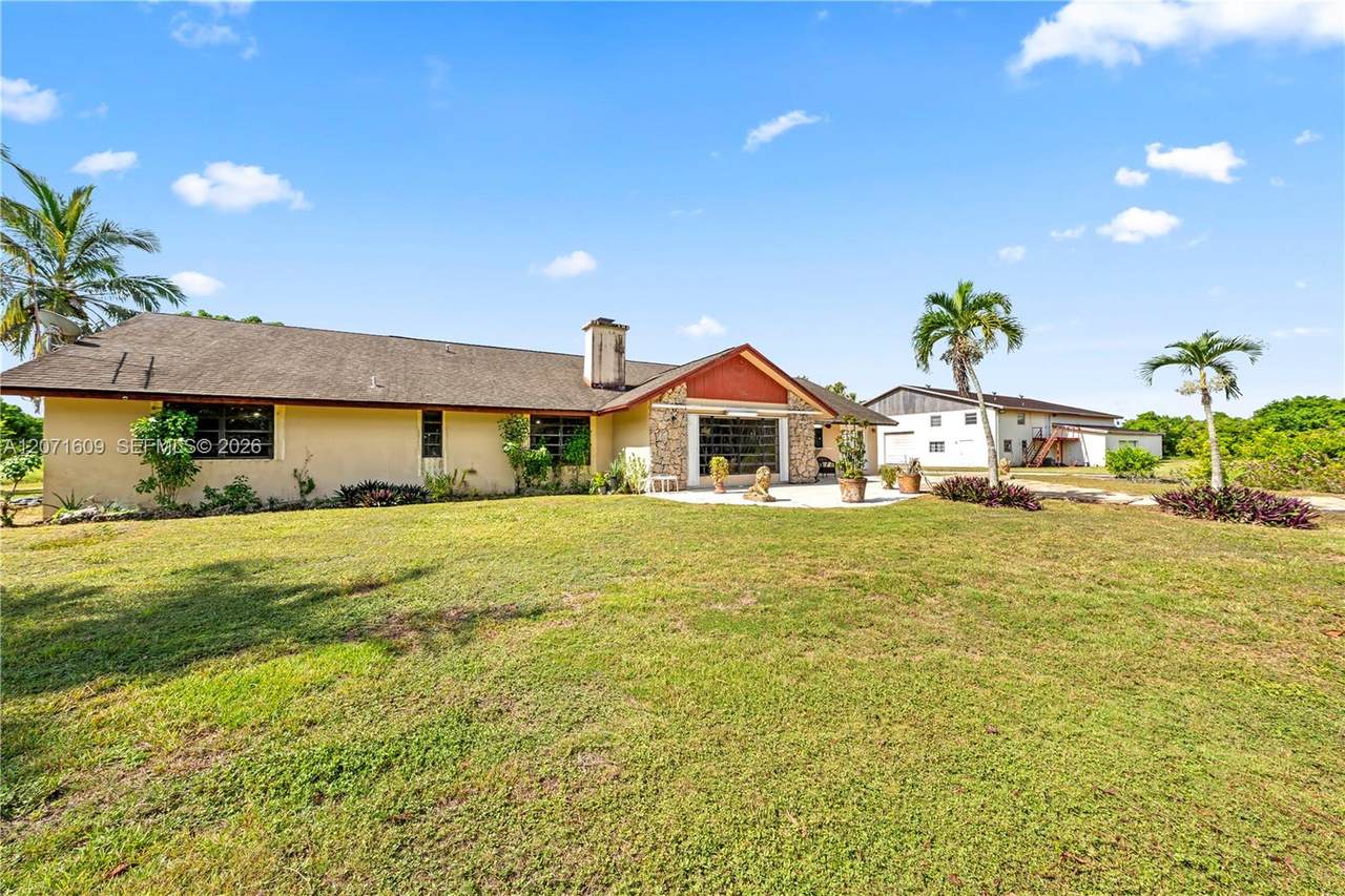 22100 194th Avenue - Photo 1