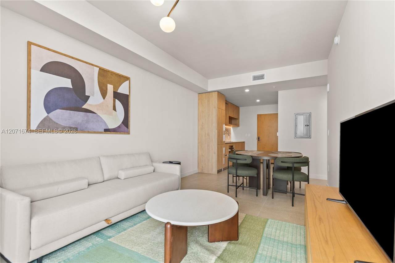 11 NE 6 ST - Photo 1