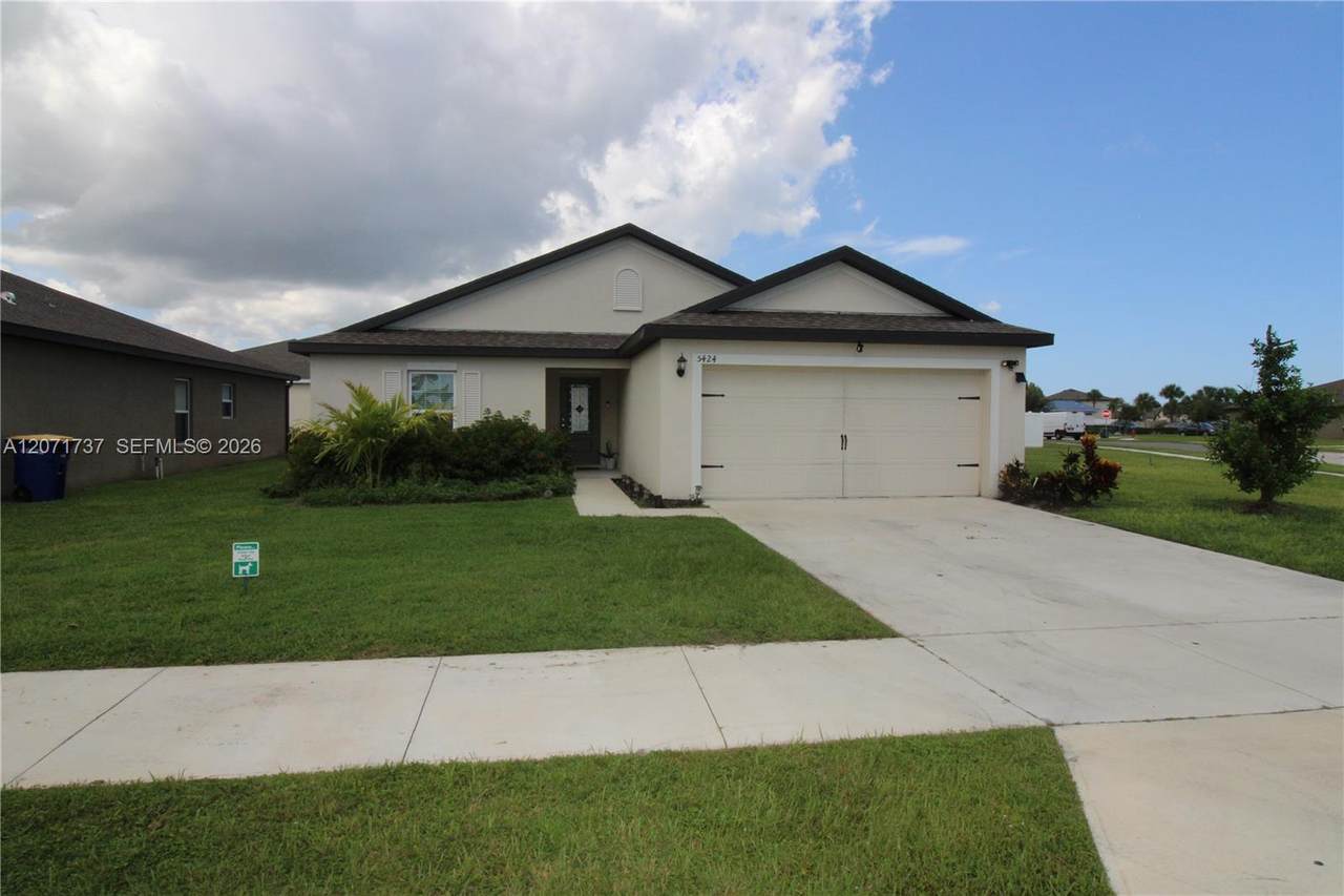 5424 Fantasy Dr - Photo 1