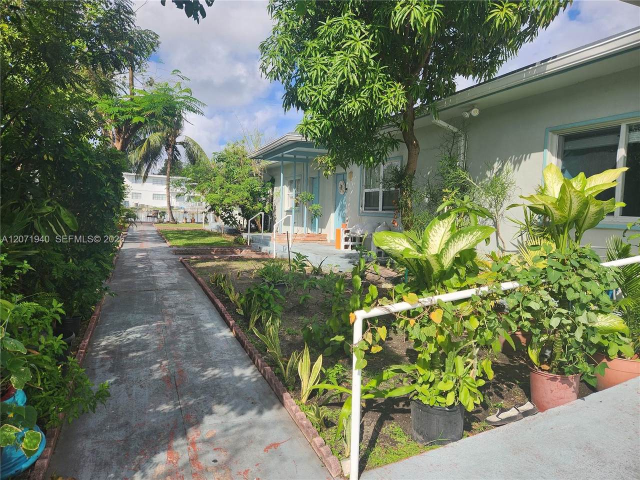 https://bt-photos.global.ssl.fastly.net/miami/1280_boomver_1_A12071940-2.jpg