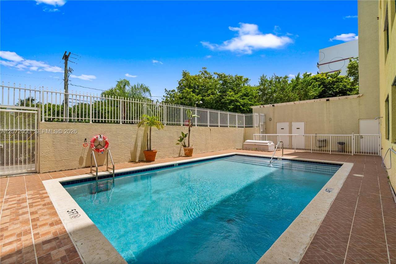 https://bt-photos.global.ssl.fastly.net/miami/1280_boomver_1_A12072000-2.jpg