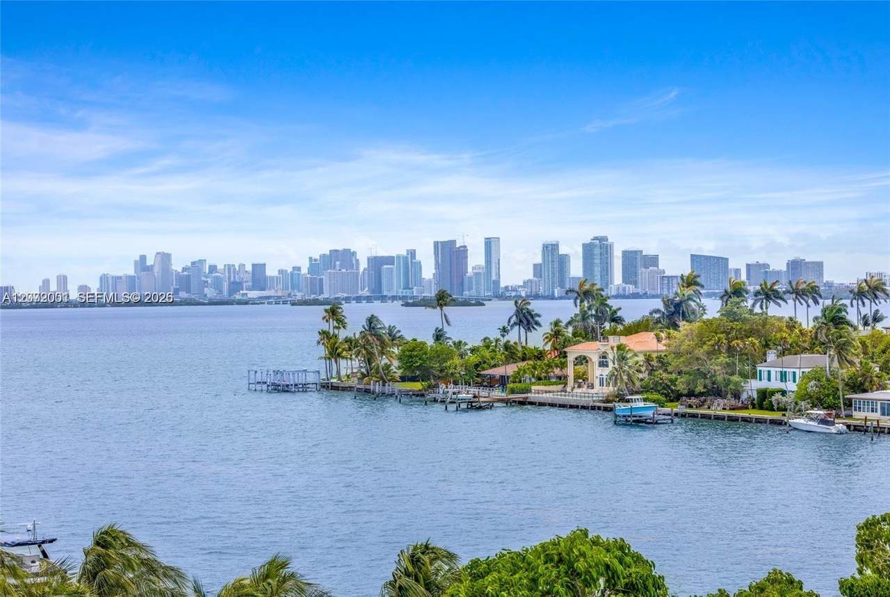https://bt-photos.global.ssl.fastly.net/miami/1280_boomver_1_A12072001-2.jpg