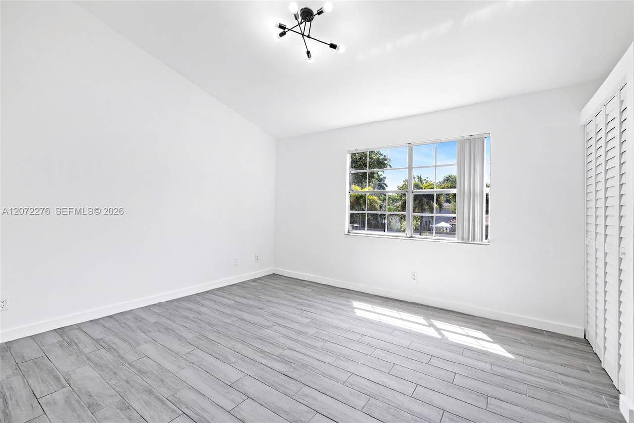 2917 Belmont Ln - Photo 1