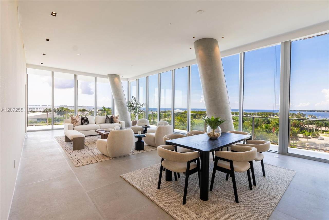2675 Bayshore Dr - Photo 1