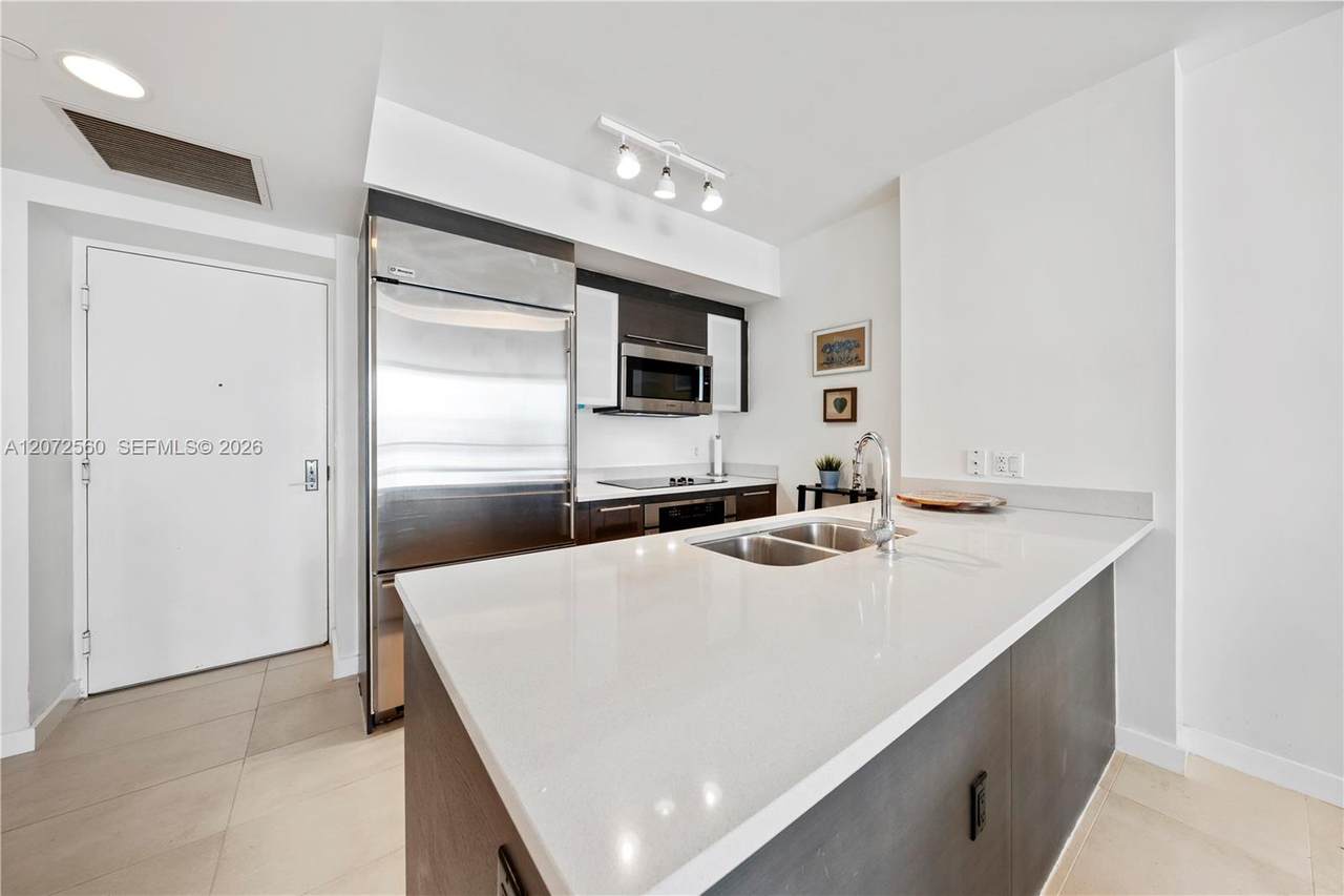 55 6th St - Photo 1