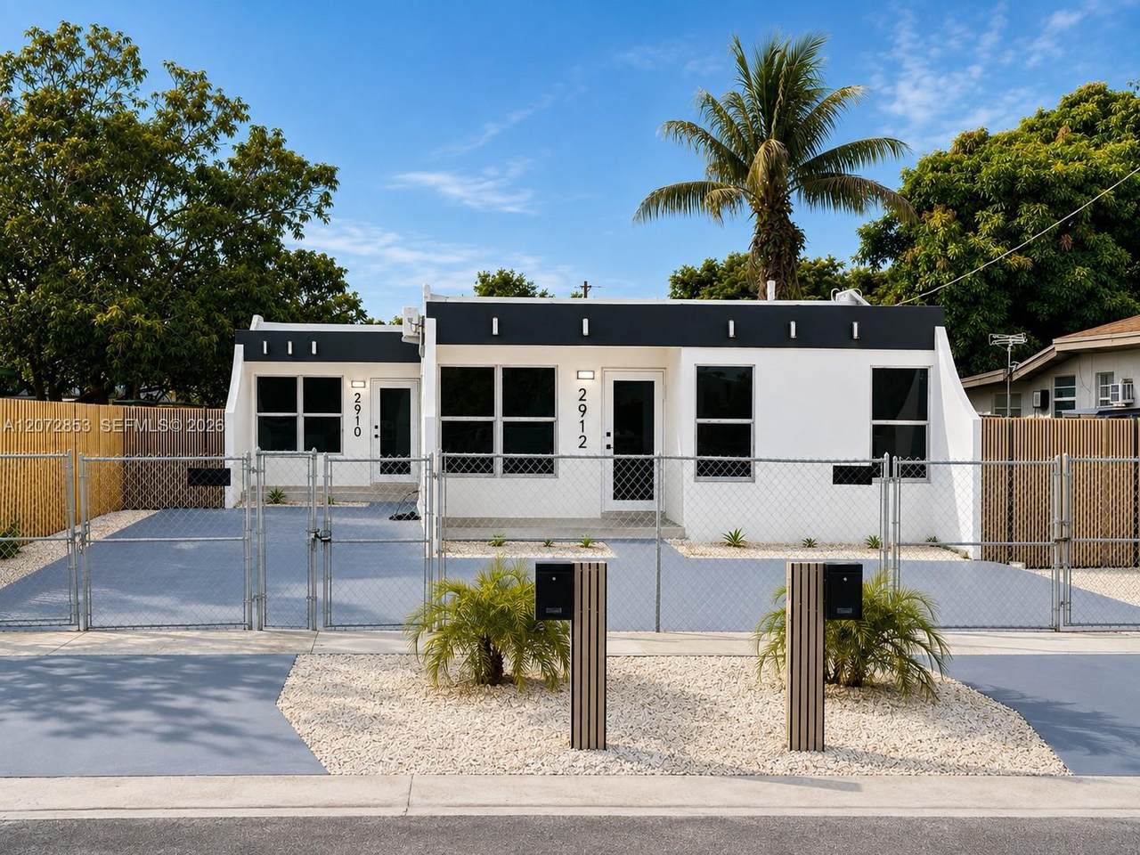 2912 32nd St - Photo 1