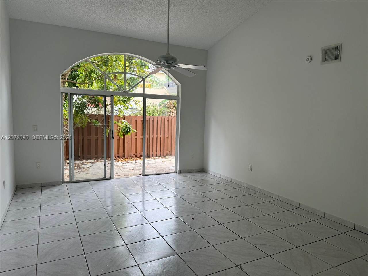 https://bt-photos.global.ssl.fastly.net/miami/1280_boomver_1_A12073080-2.jpg