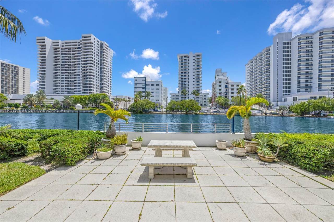 https://bt-photos.global.ssl.fastly.net/miami/1280_boomver_1_A12073160-2.jpg