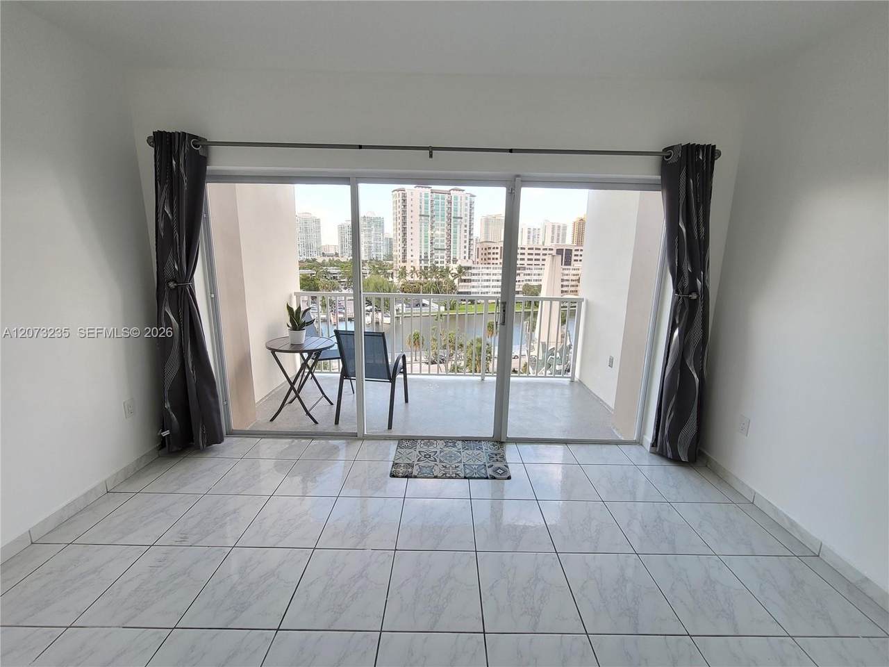 300 Bayview Dr - Photo 1