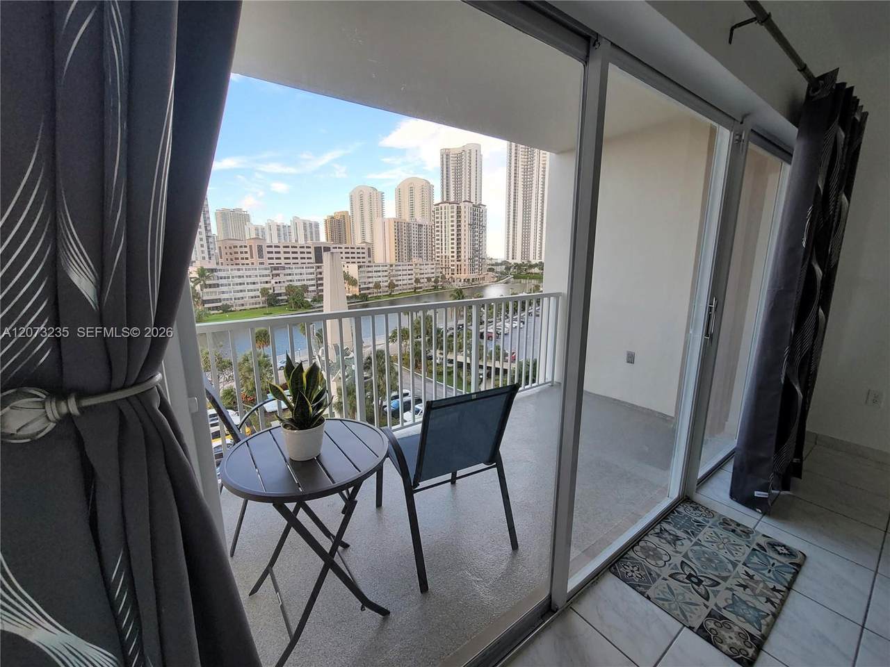 https://bt-photos.global.ssl.fastly.net/miami/1280_boomver_1_A12073235-2.jpg