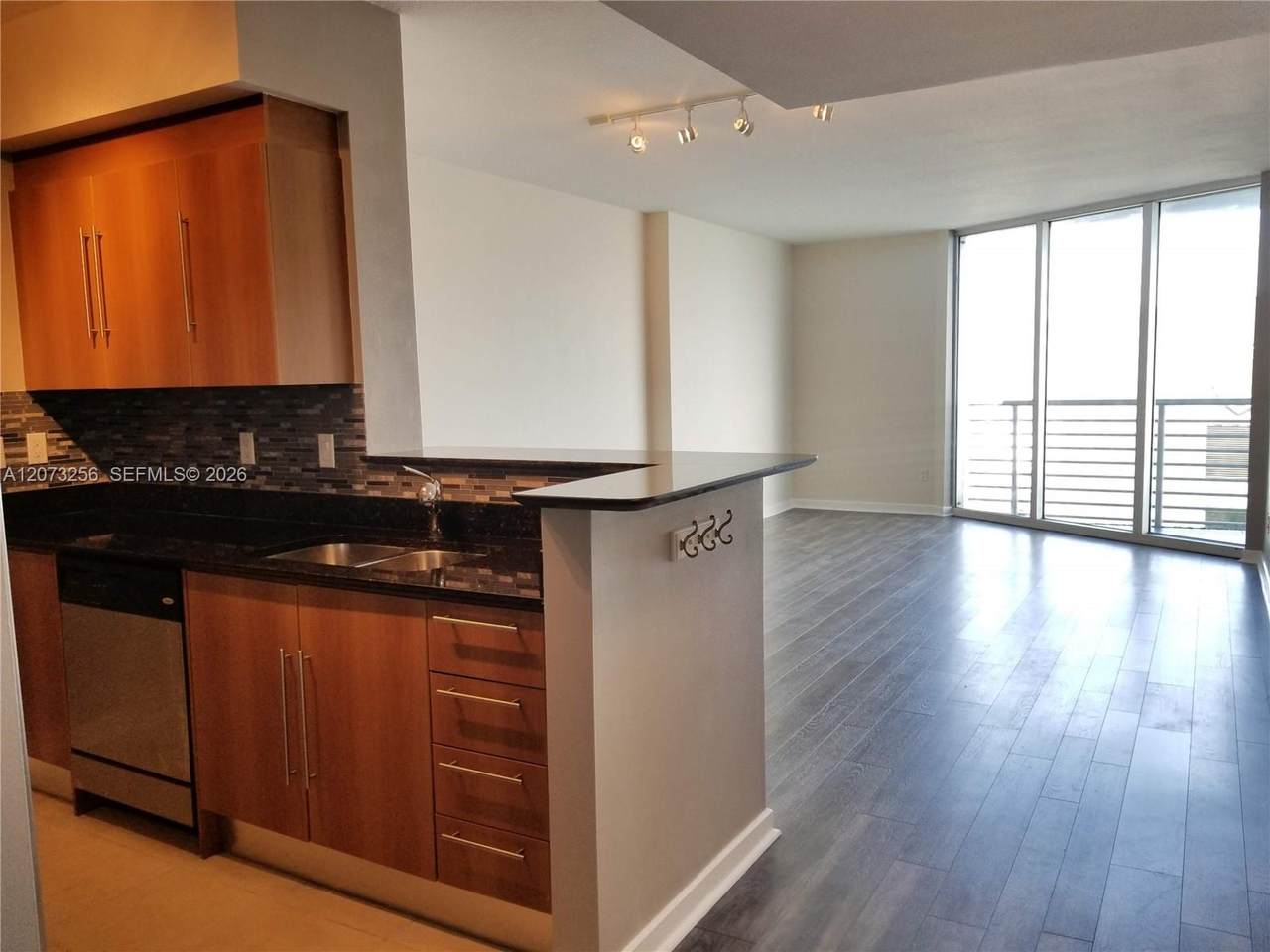 335 Biscayne Blvd - Photo 1