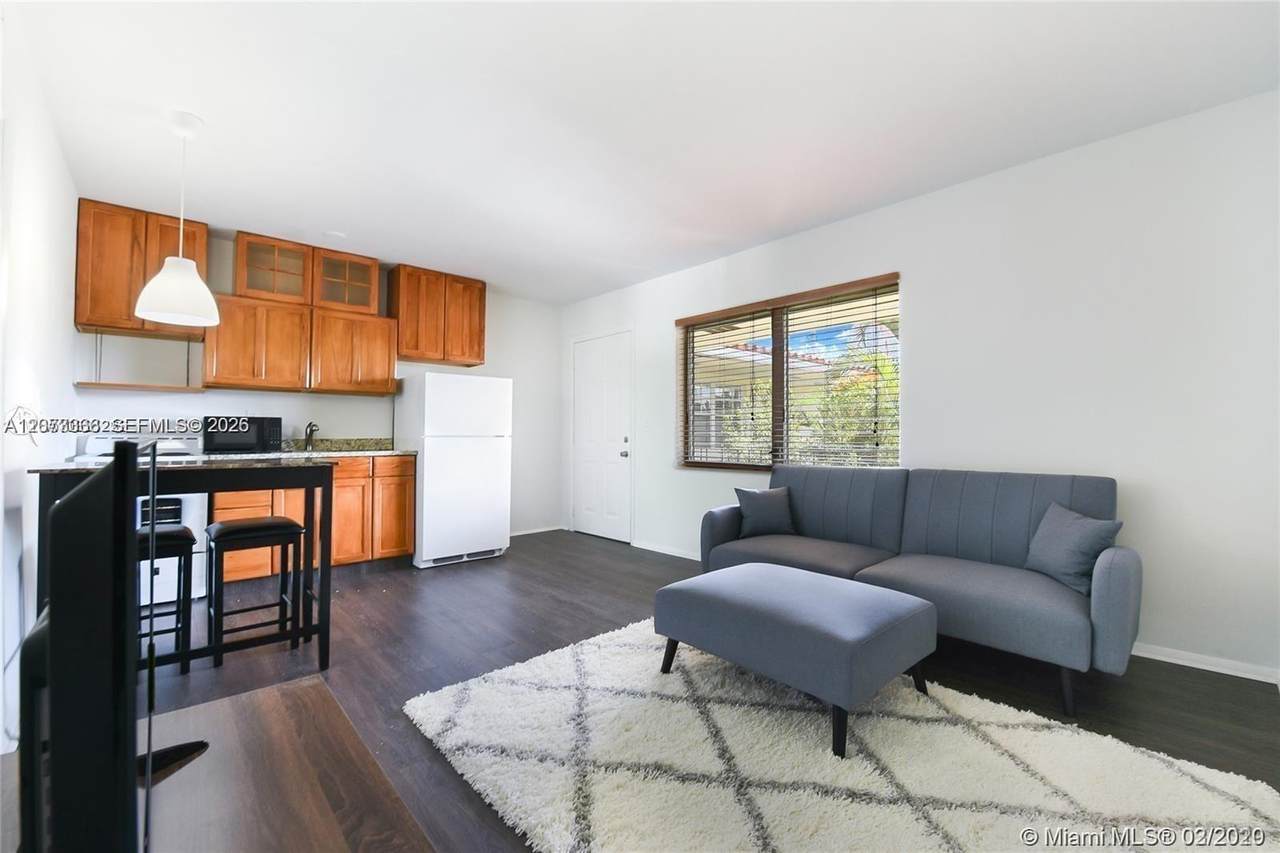 345 Michigan Ave - Photo 1