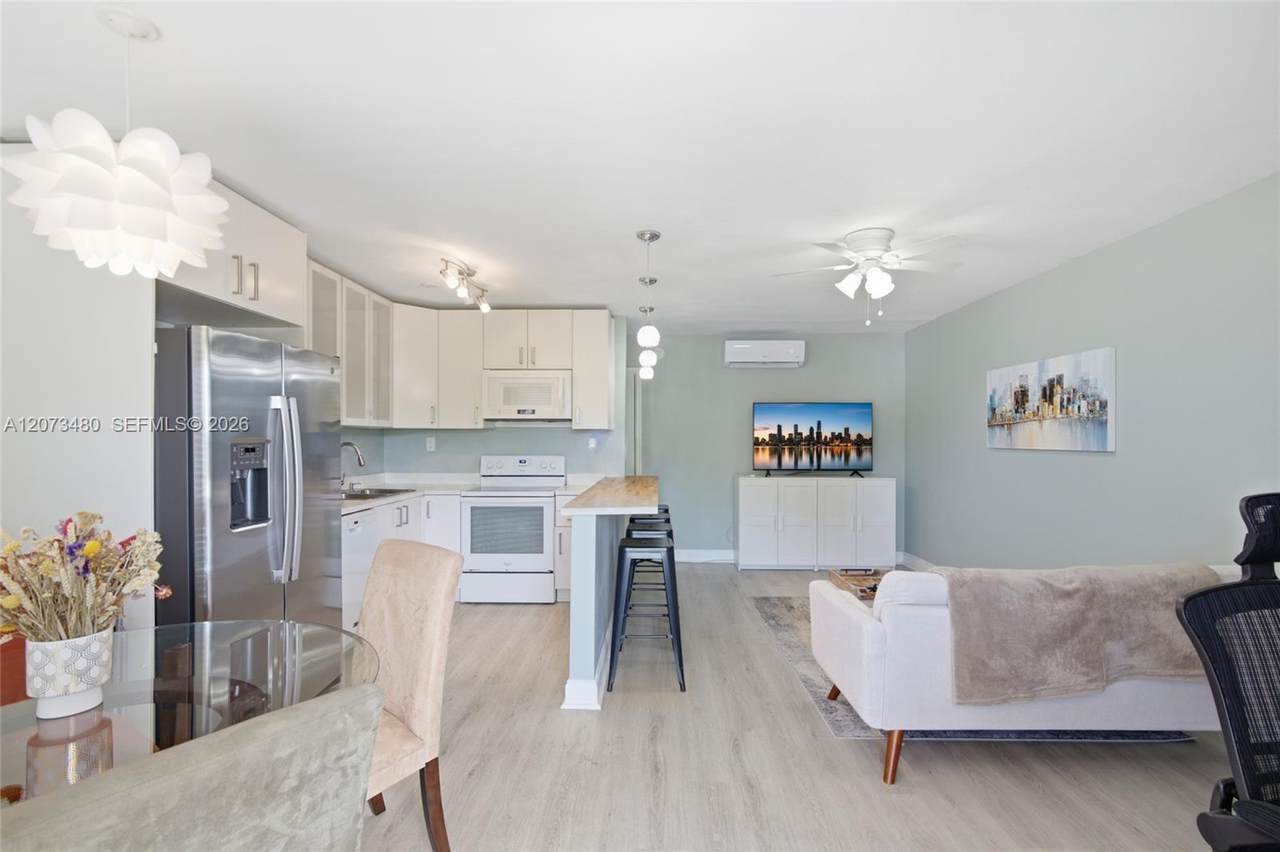 2716 30th Pl - Photo 1